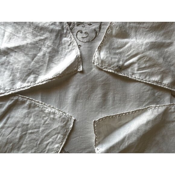 Hand Embroidered Beige Linen Tablecloth & 6 White Napkins Cut Outs - Picture 12 of 16